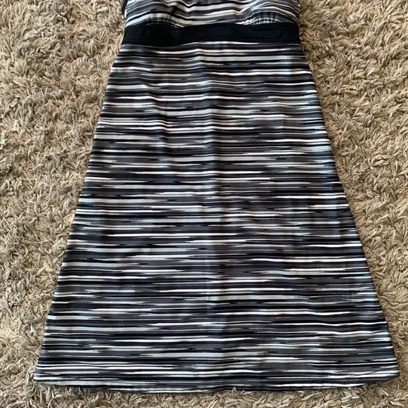 ATHLETA Shorebreak V Neck Dress - Picture 5 of 12